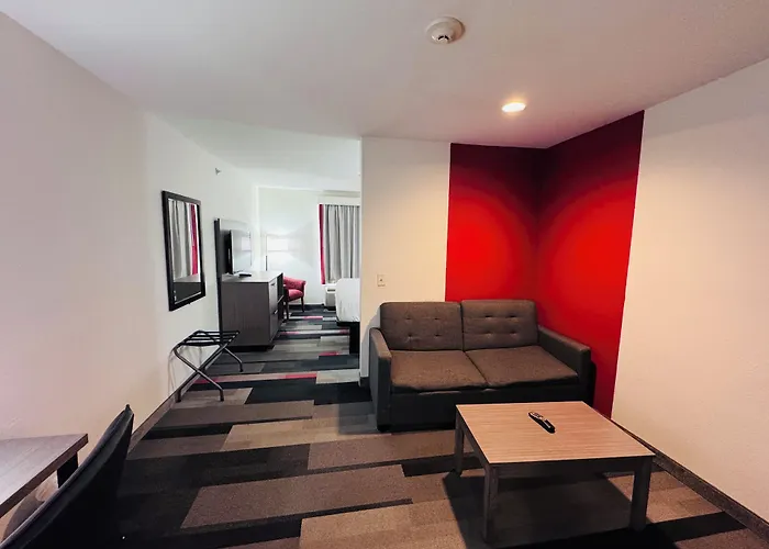 Ramada By Wyndham Sparta/At Speedway